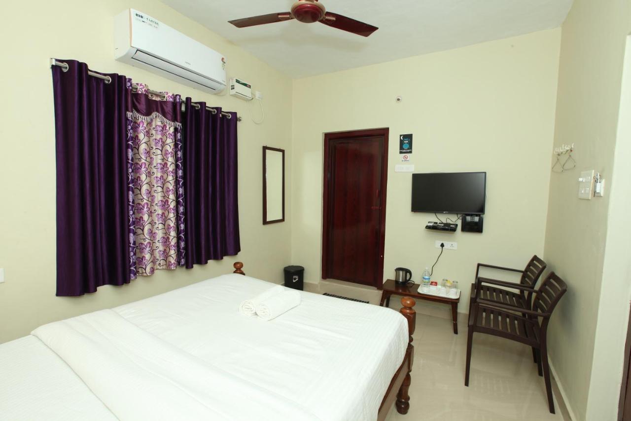 Le Windfall Luxury Puducherry Buitenkant foto