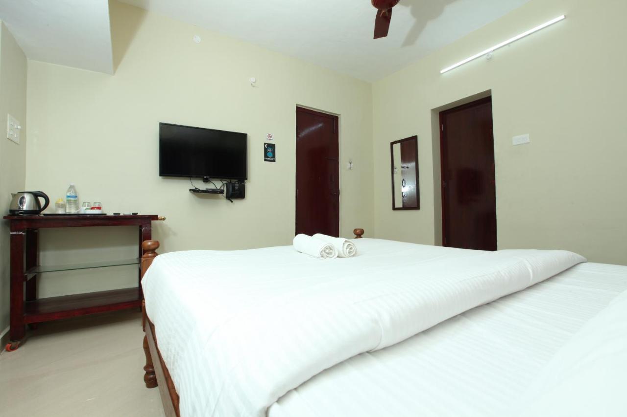 Le Windfall Luxury Puducherry Buitenkant foto