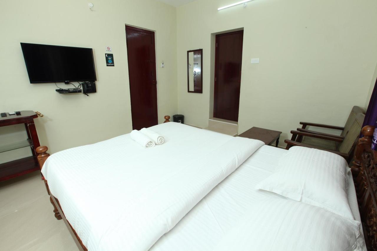 Le Windfall Luxury Puducherry Buitenkant foto